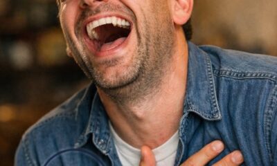 Hilarious laugh in warm surroundings